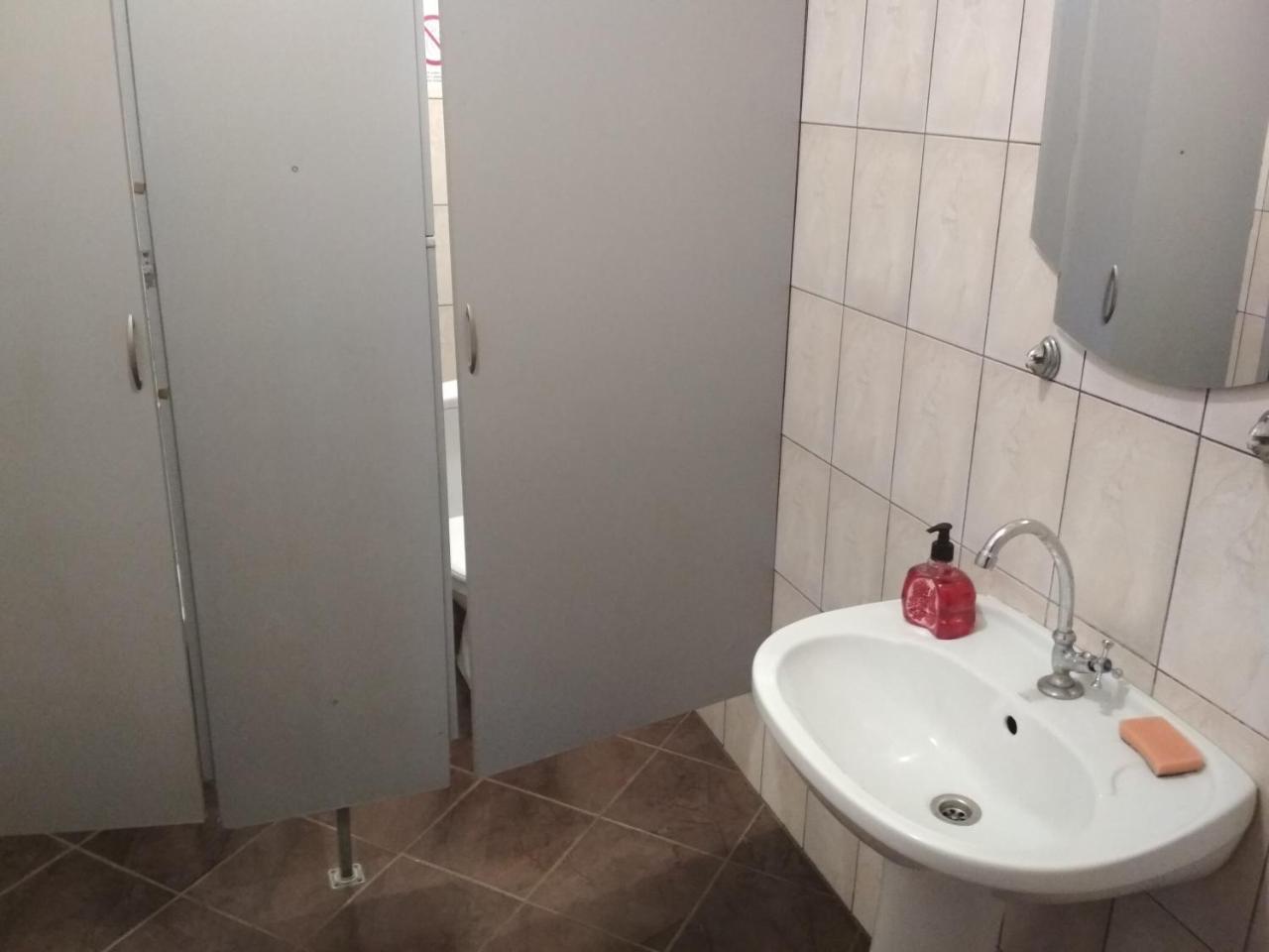 Hostel Na Kurmanovycha Lviv Buitenkant foto